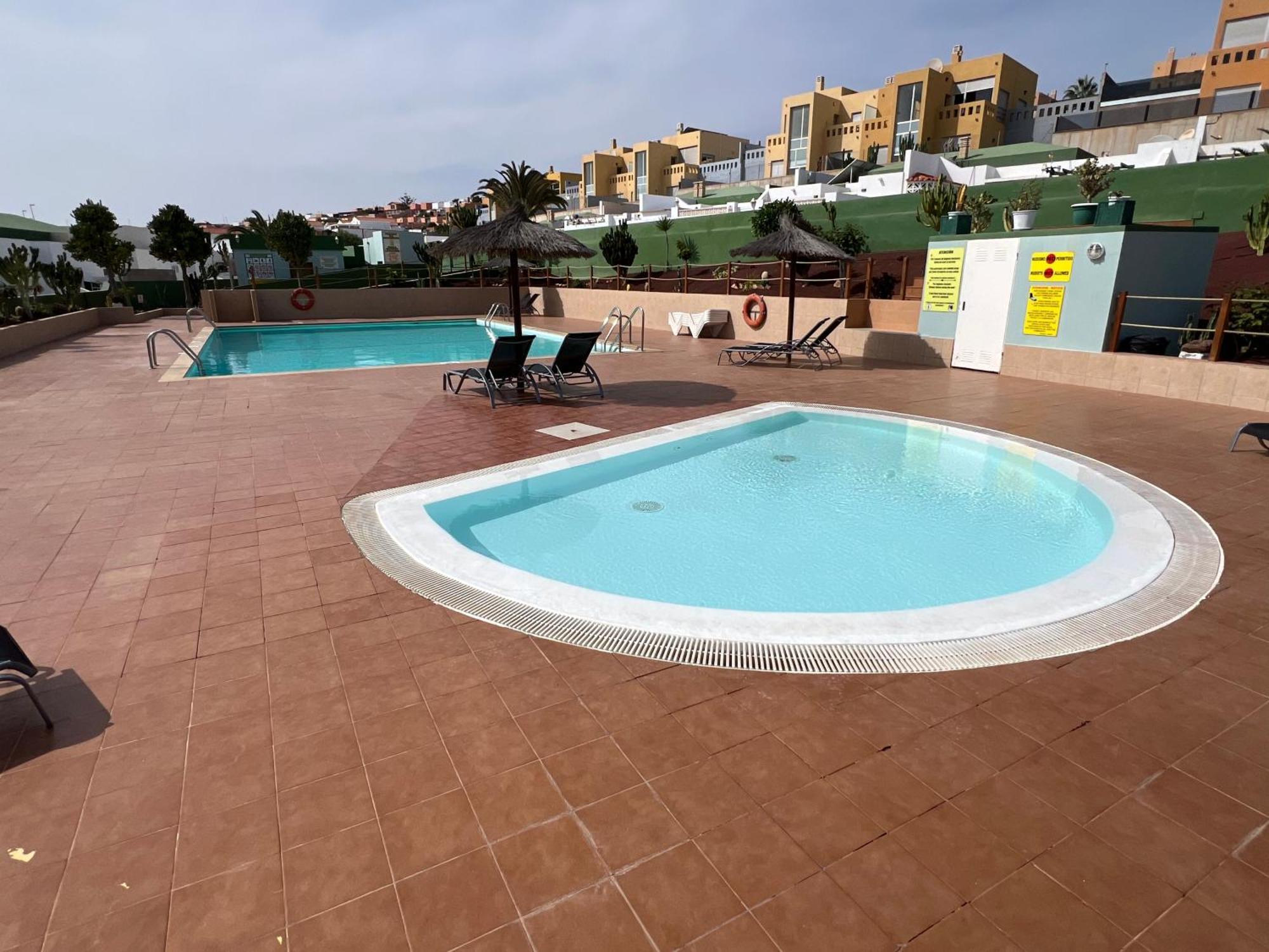Mit Meerblick Und Gemeinschaftspool